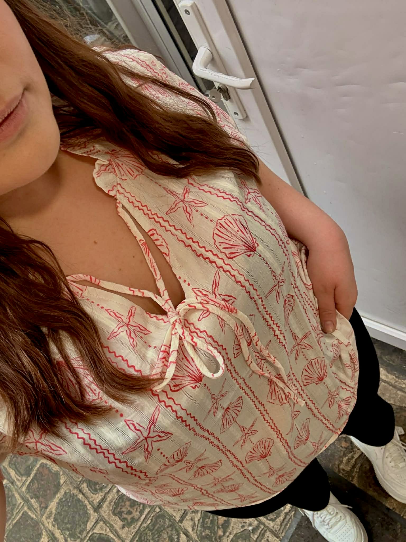🐚 Titre : T-shirt Coquillages – L’esprit été tout en douceur