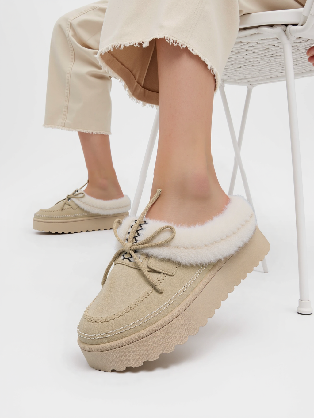 Chaussons fourrures style mocassins